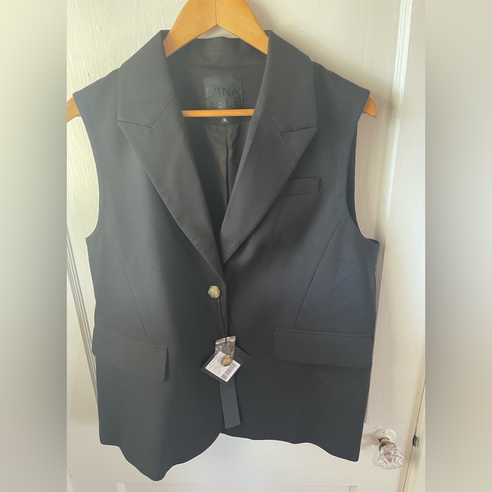 Women’s Black Sleeveless Blazer Vest, lined, XL, never worn with tags